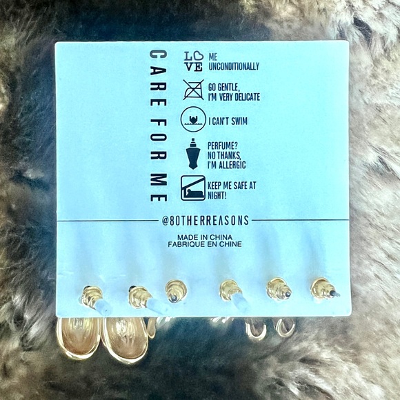 8 Other Reasons Chunky Goldtone Graduated Hoops Trio! So Shiny! - Picture 2 of 2